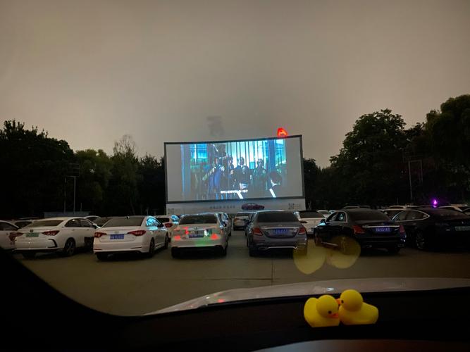 爆操骚老师的相关介绍