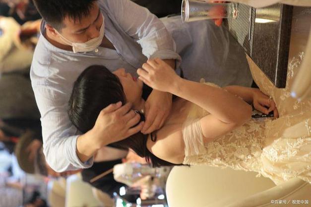 女性尿道口有分泌物发黄的相关介绍