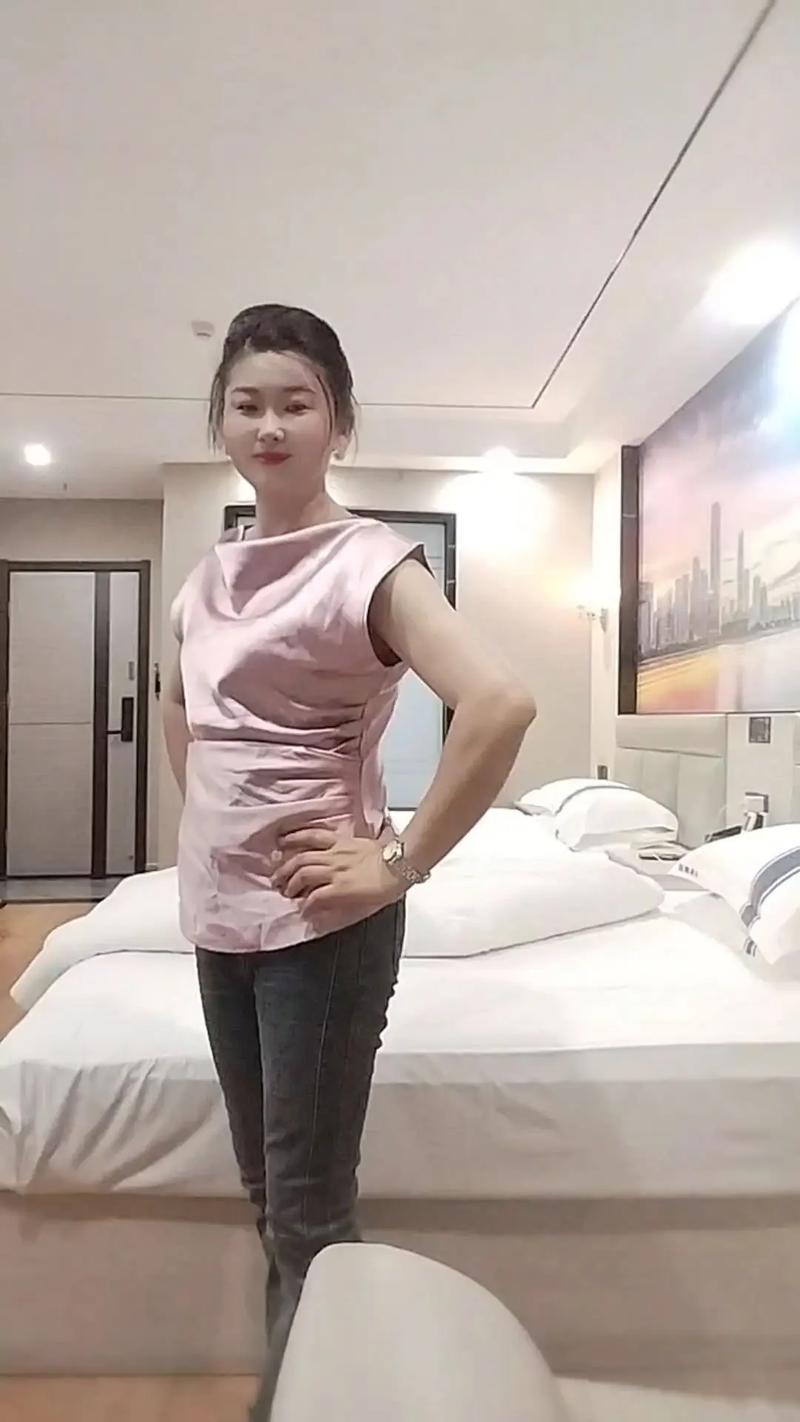 亚洲少妇看片的相关介绍