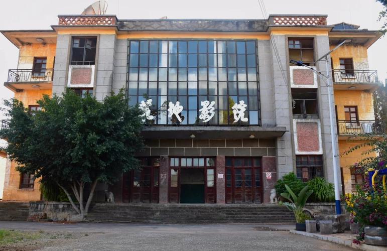 熟女人妻啪啪啪的相关介绍