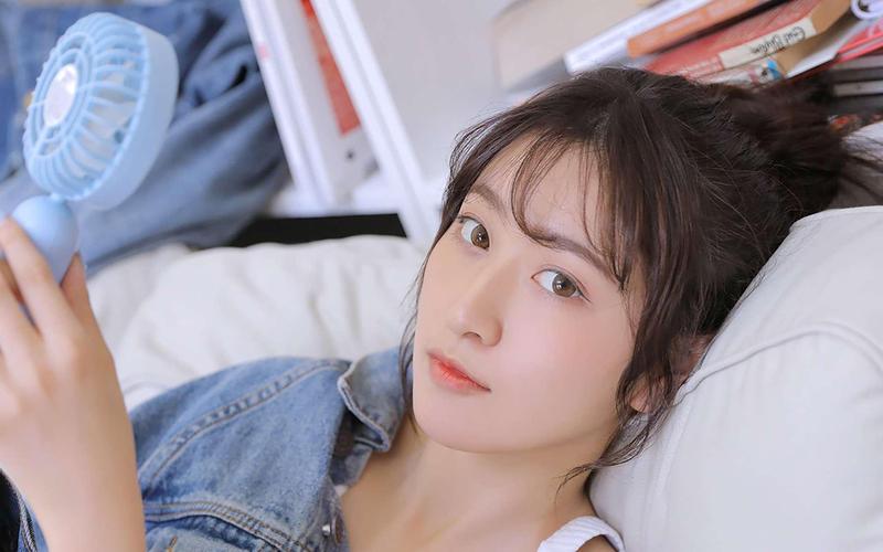 操哭女老师视频的相关介绍