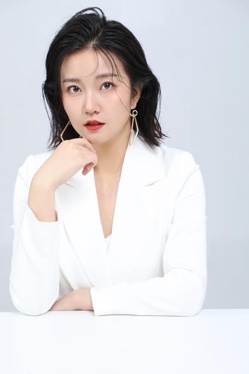 熟女人妻在线中文的相关介绍