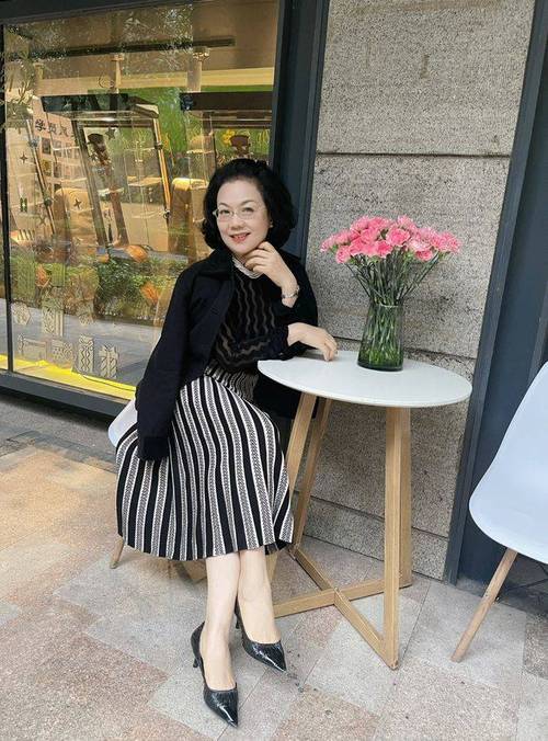 人妻熟女一级片在线观看的相关介绍