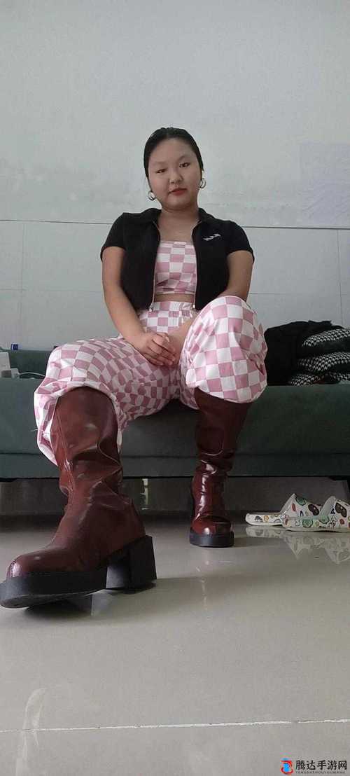 嫩草蜜桃性感人妻少妇av的相关介绍