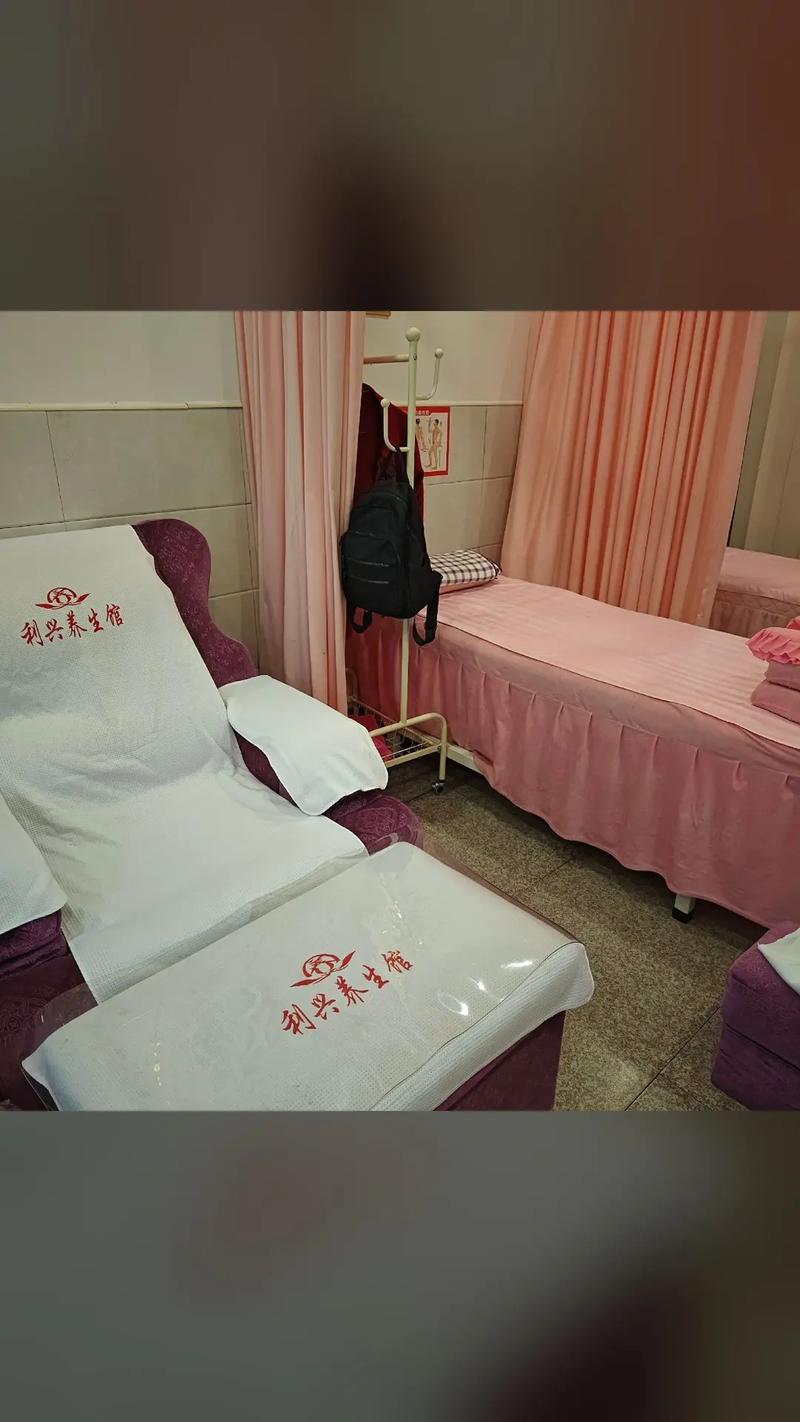 丰满人妻按摩电影的相关介绍