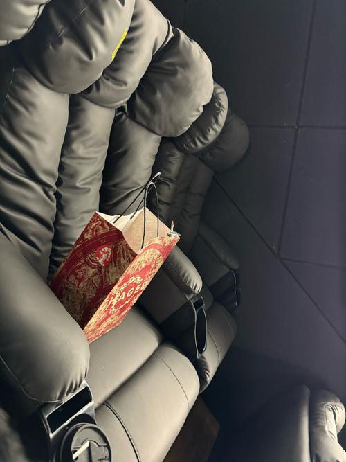 日本女大学生精油按摩的相关介绍