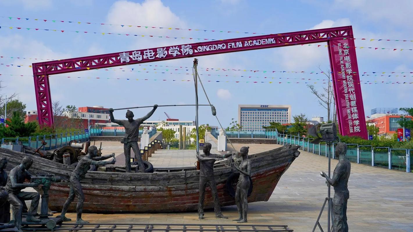 一边摸一边做一边亲的相关介绍