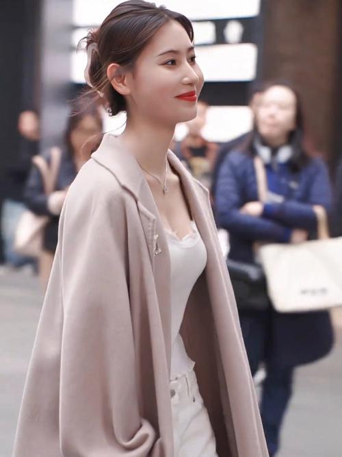 女人又爽又黄动漫下载的相关介绍