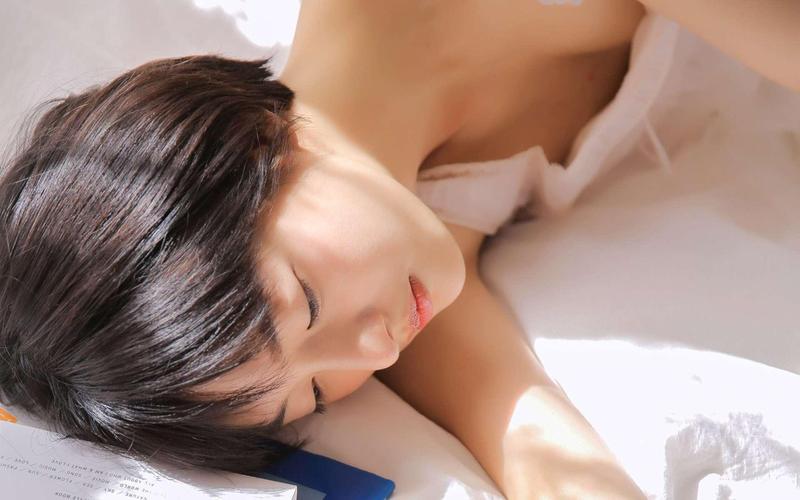 亚洲成人按摩av电影的相关介绍
