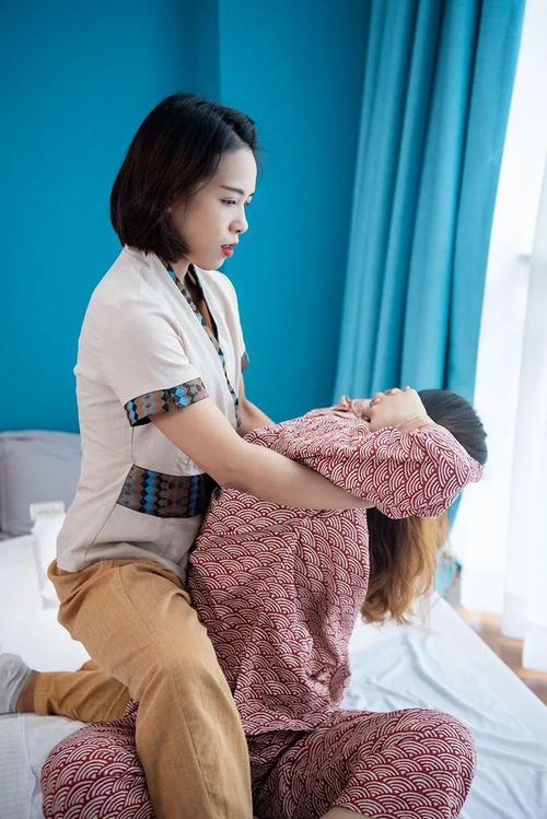 欧美男鸭一区二区男男的相关介绍