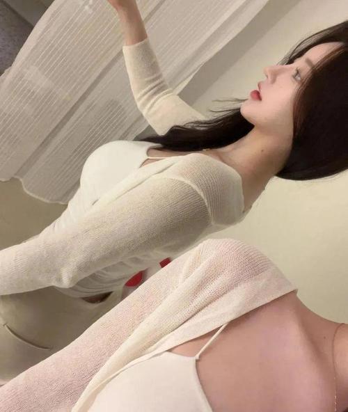 一边摸一边受不的相关介绍