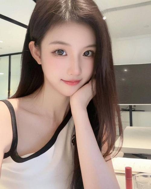 欧美一第一页草草影院的相关介绍