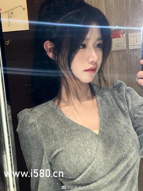偷拍自亚l洲少妇熟女的相关介绍