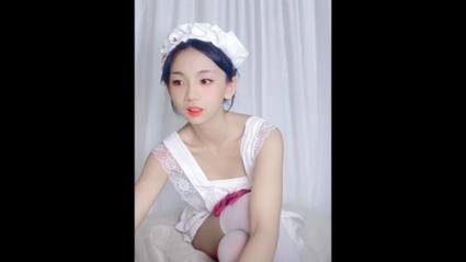 操美女老师的相关介绍